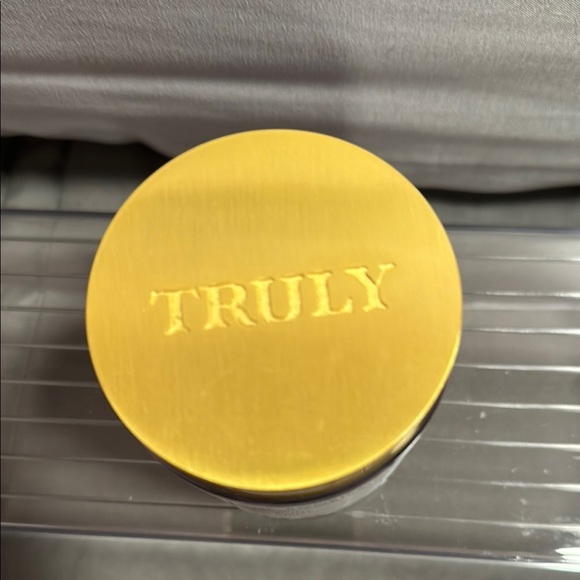 TRULY Açaí your Boobies Boob Butter - Picture 3 of 4